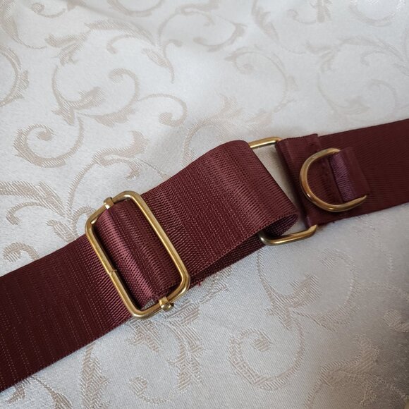 Heart shape Scull & Roses Crossbody bag & Change purse. Adjustable strap - Picture 8 of 13